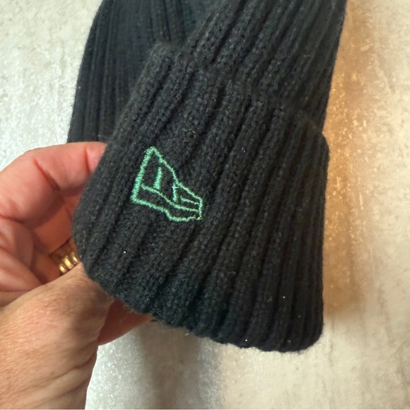 New Era Milwaukee Bucks hat Black Knit Beanie NWT - Picture 3 of 7